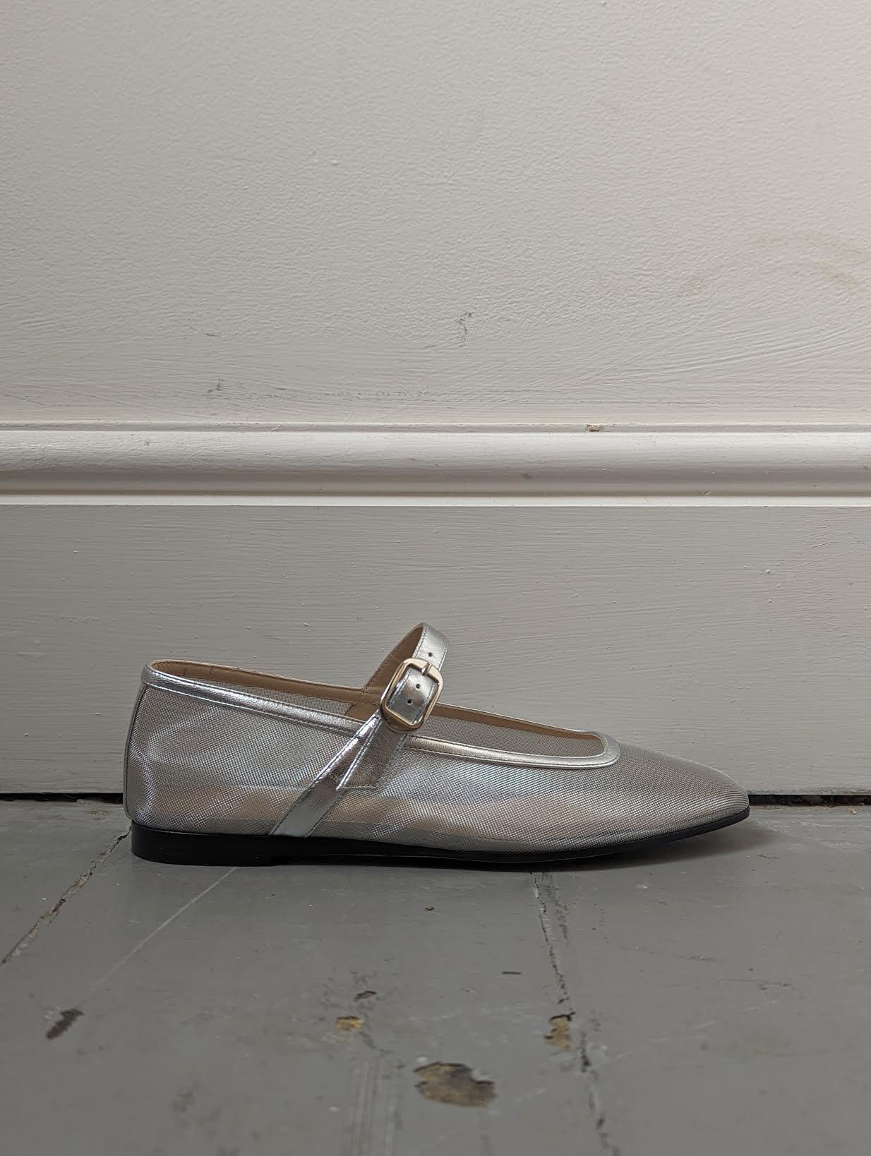 Le Monde Béryl - Silver Mesh Mary-Jane Shoes - 32 The Guild