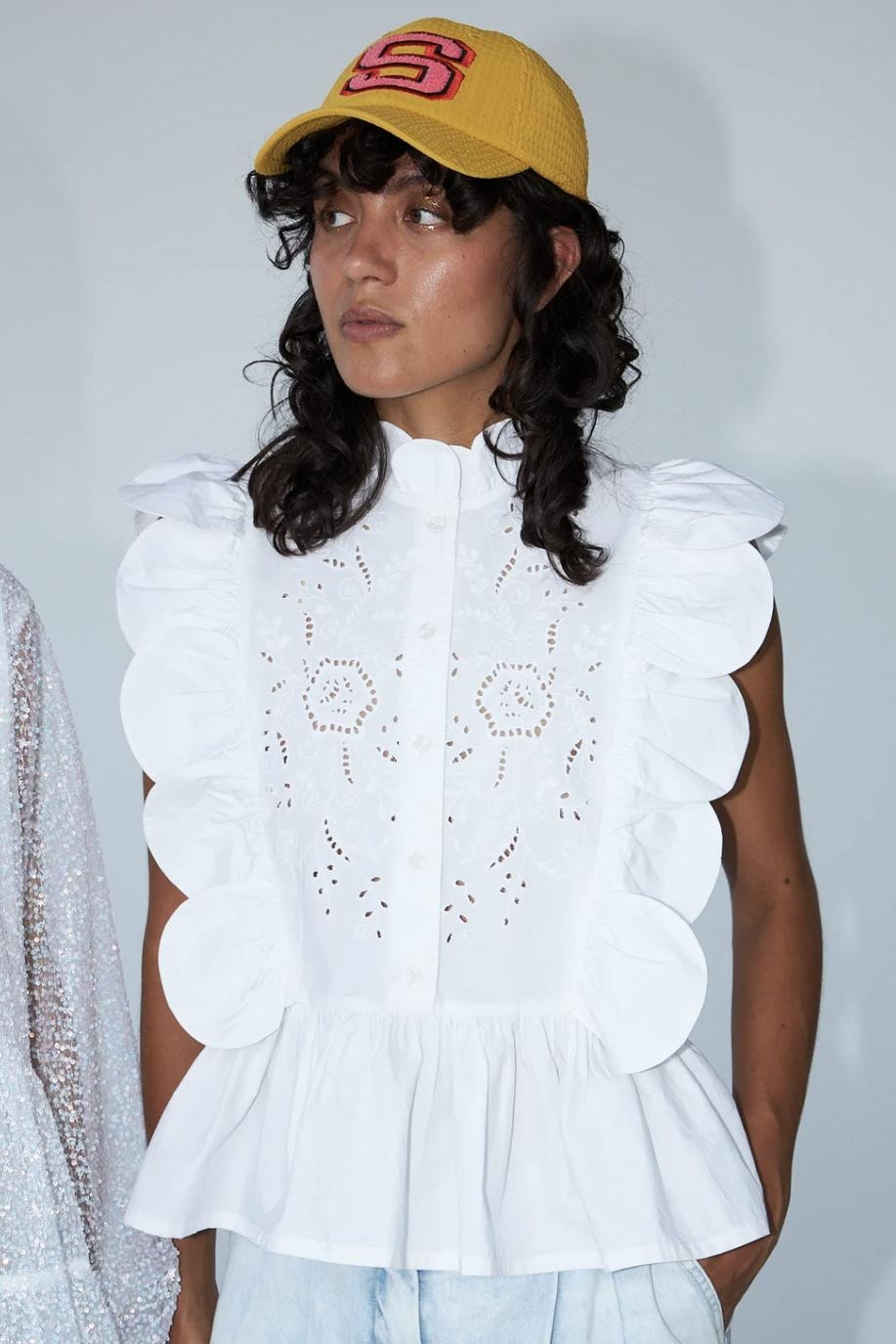 Stella Nova - White Scallop Broderie Anglaise Blouse - Image 1