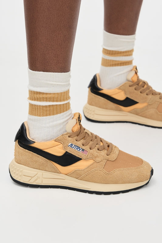 Reelwind Low Sneakers in Taffy Suede and Black