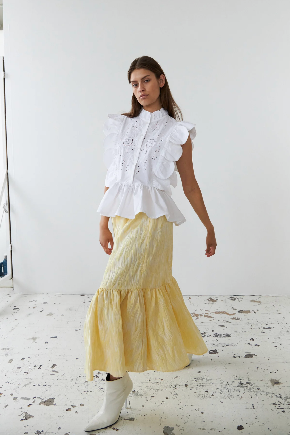 Stella Nova - White Scallop Broderie Anglaise Blouse - Image 3