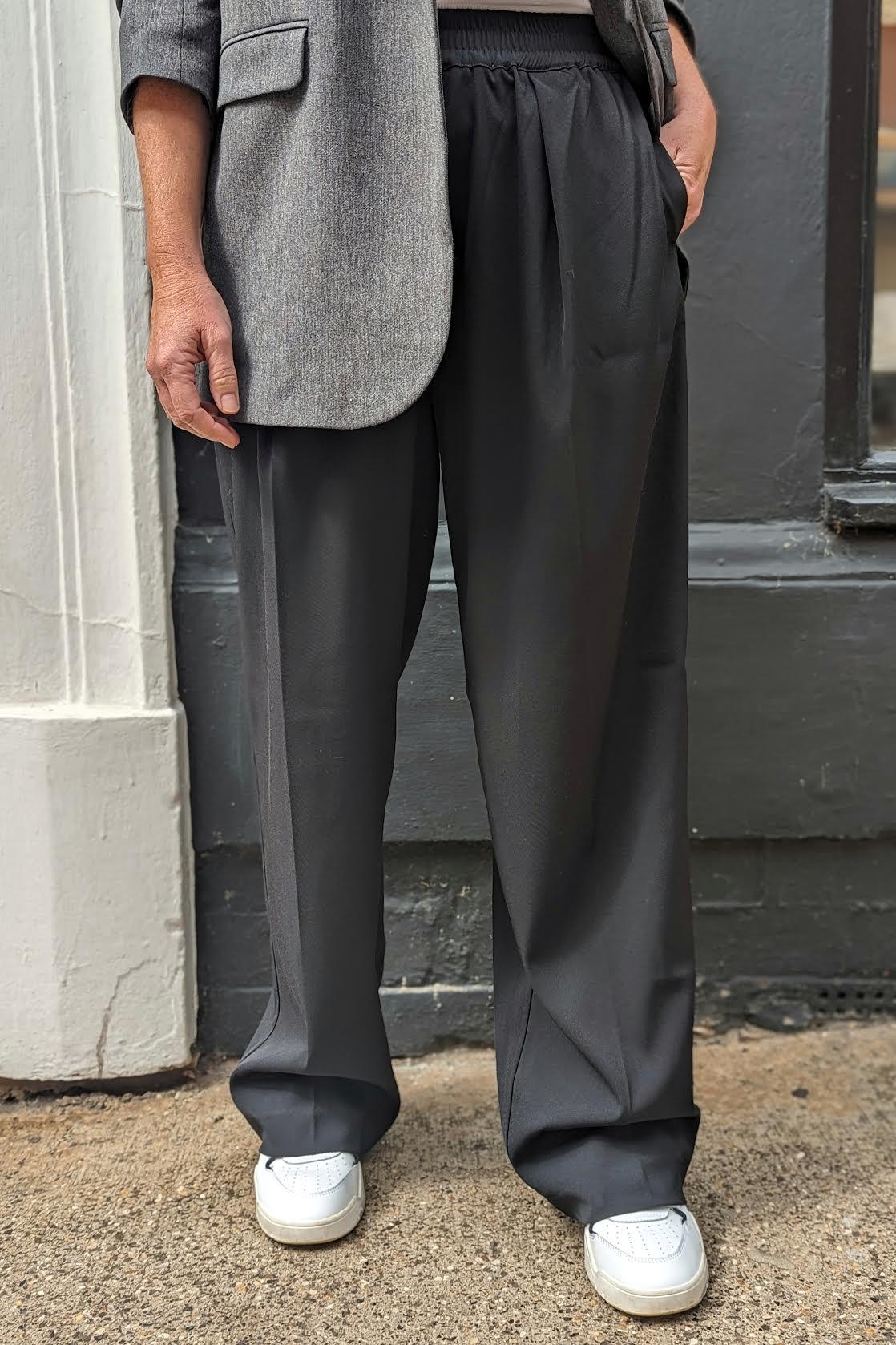 Samsoe Samsoe - Julia Relaxed Black Trousers - 32 The Guild