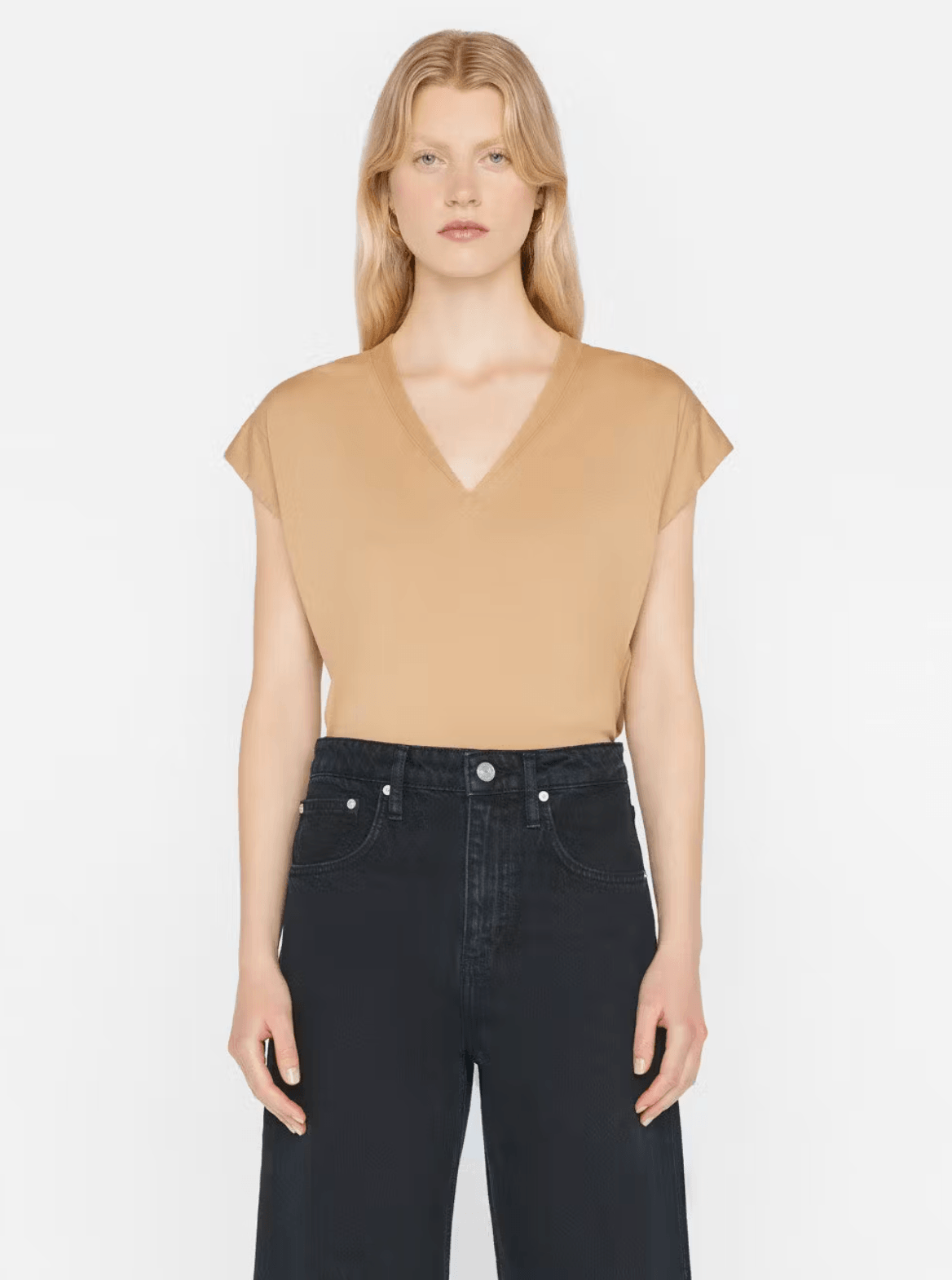 frame - Le Mid-Rise Camel V-Neck T-Shirt - 32 The Guild
