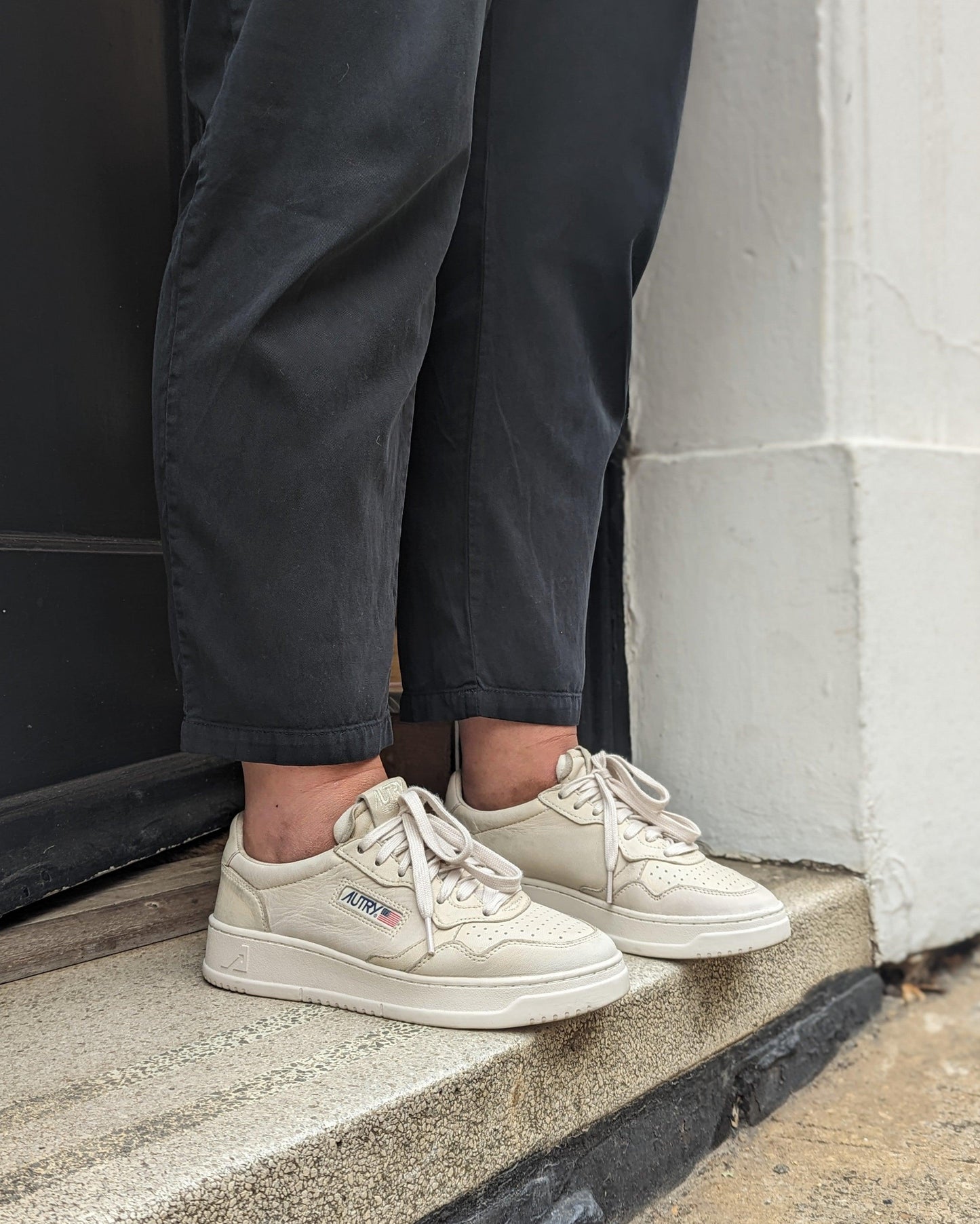 Autry - Medalist Goatskin Swan White Leather Sneakers - 32 The Guild