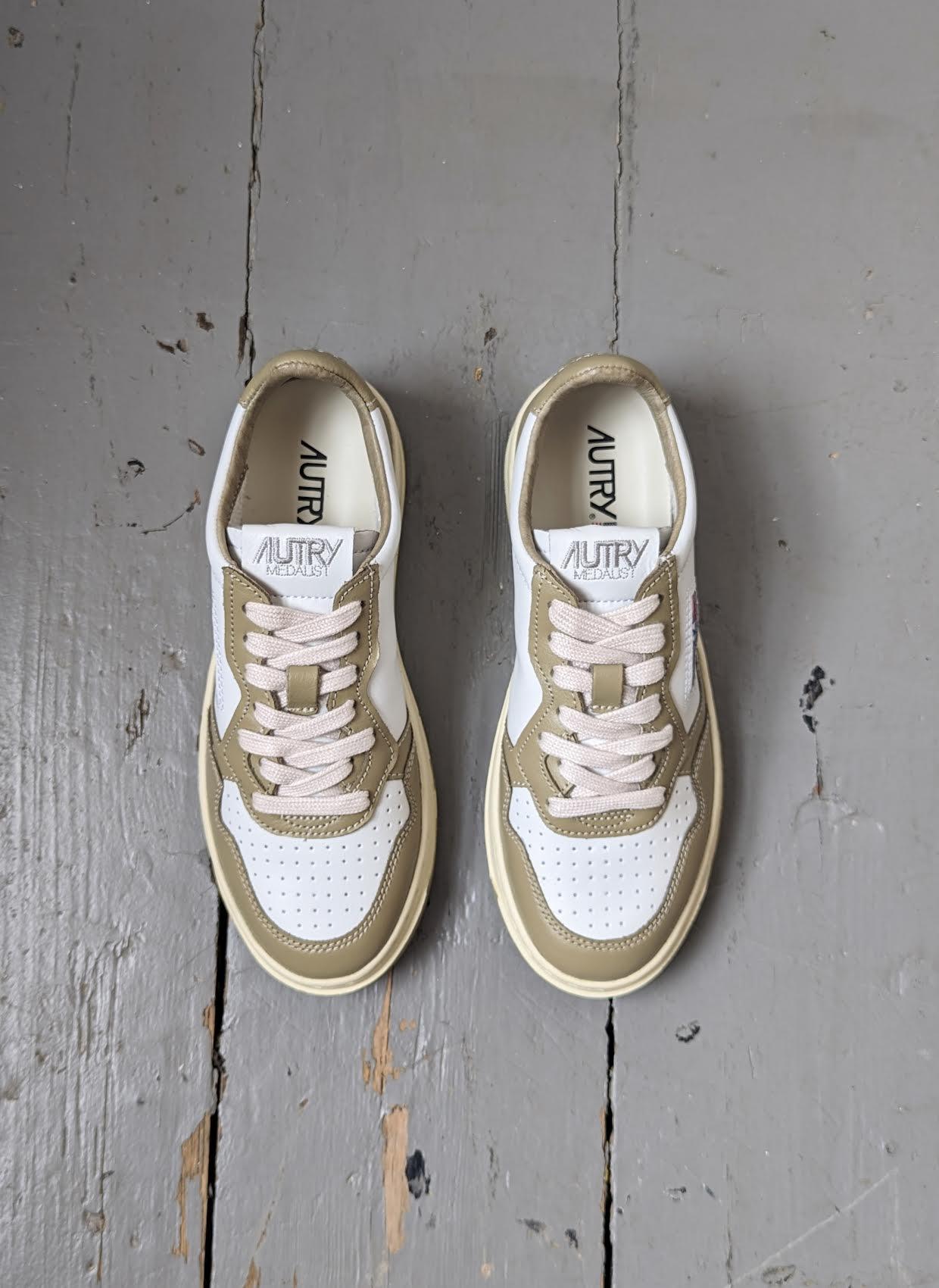 Autry - Medalist White & Light Khaki Sneakers - 32 The Guild