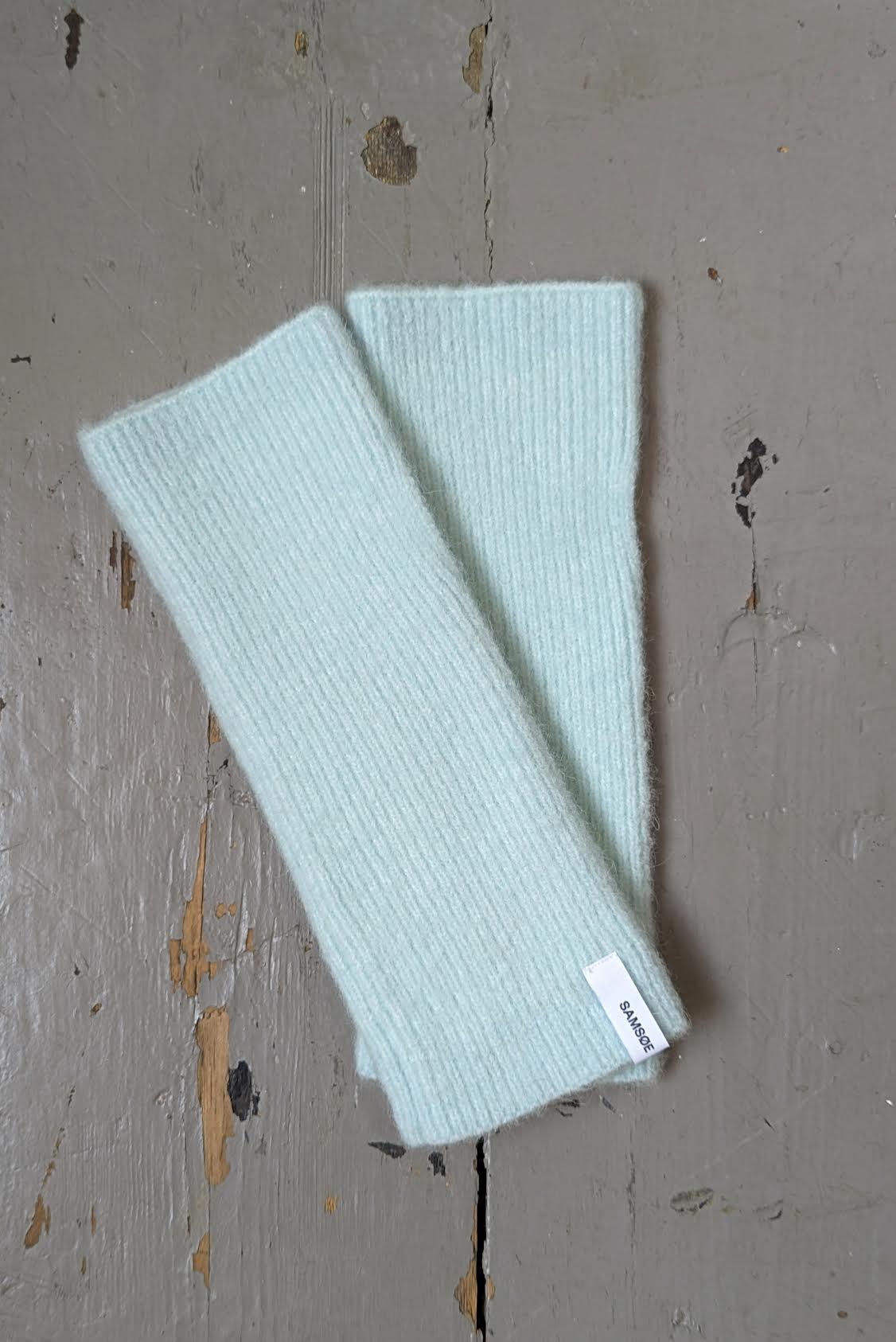 Samsoe Samsoe - Nor Misty Blue Wrist Warmers - 32 The Guild