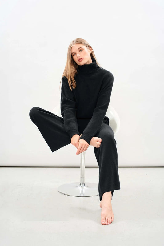 Cashmere Oversize Black Roll Collar Jumper