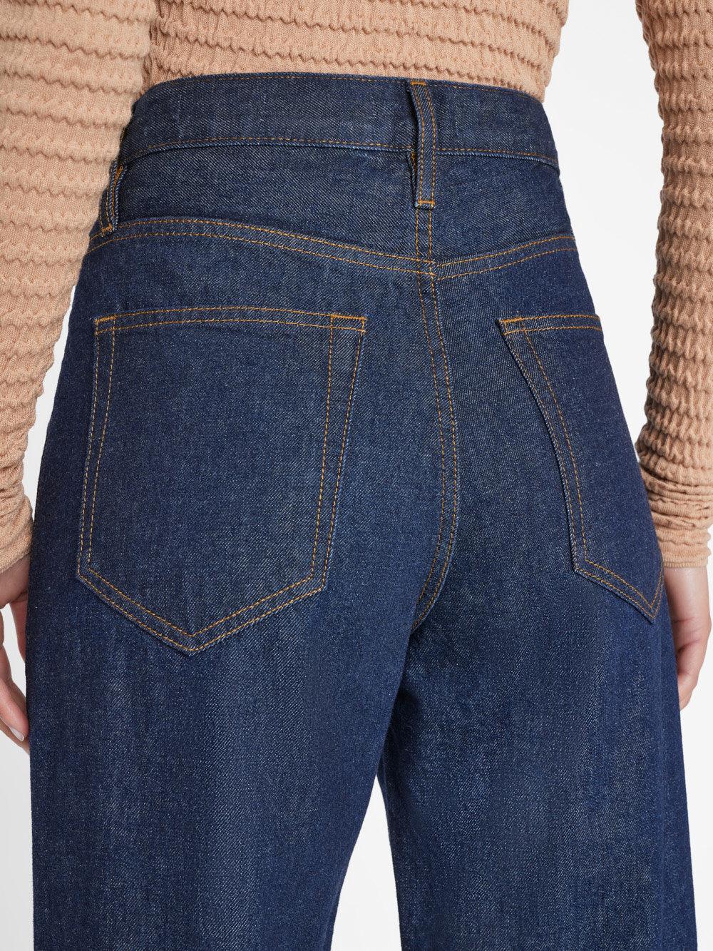 Frame - Ultra High-Rise Barrel Leg Rinse Jeans - 32 The Guild