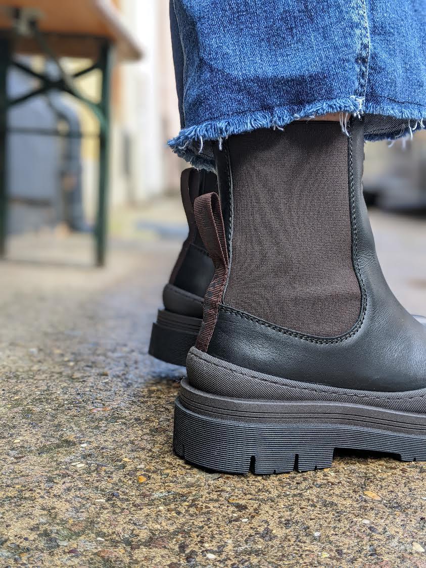 See By Chloe - Alli Black Leather Chelsea Boots - 32 The Guild