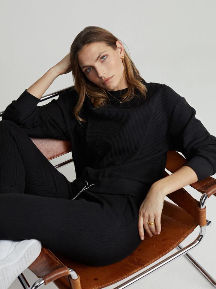 Varley - Arleta Black Sweatshirt - 32 The Guild