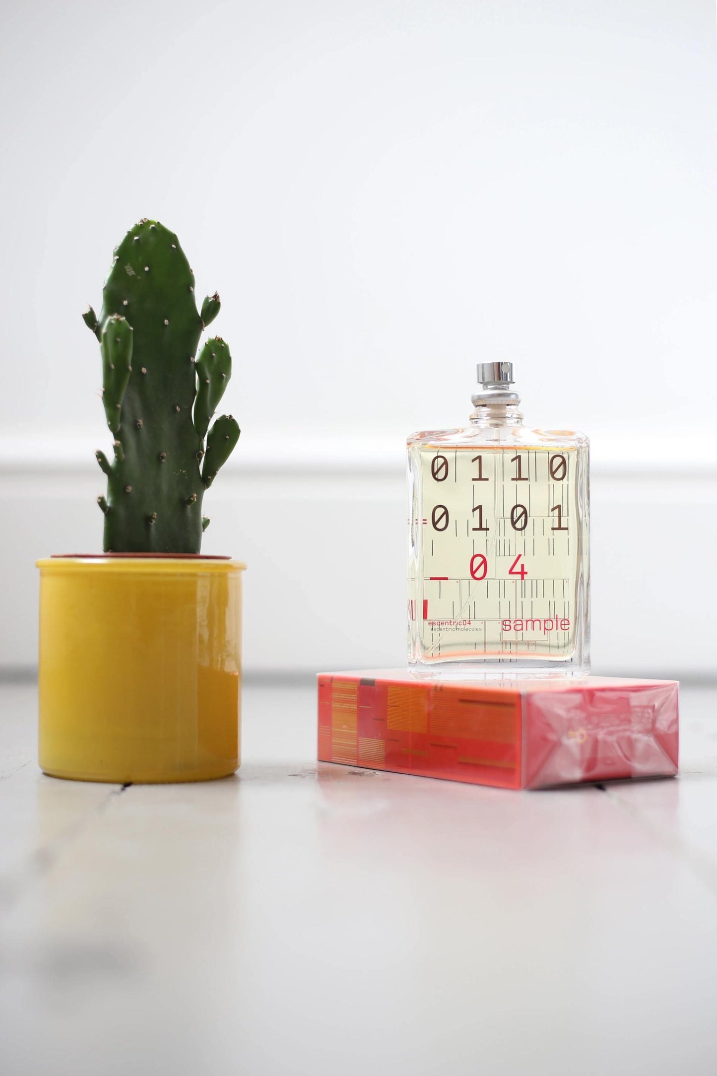Escentric Molecules - Escentric 04 Fragrance (100ml) - 32 The Guild