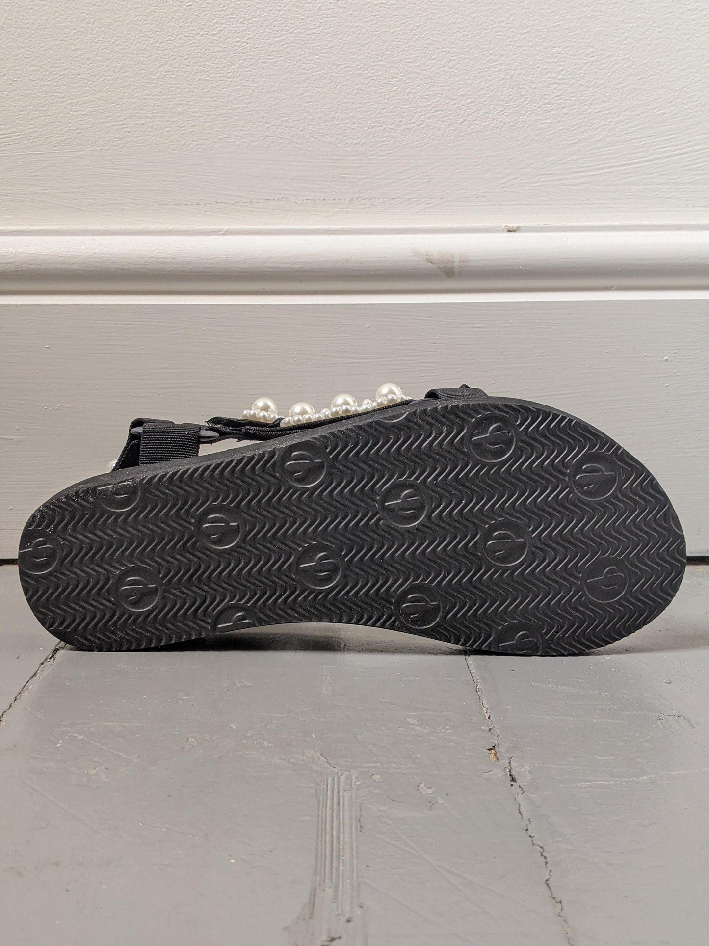 arizona love pearl trekky sandal