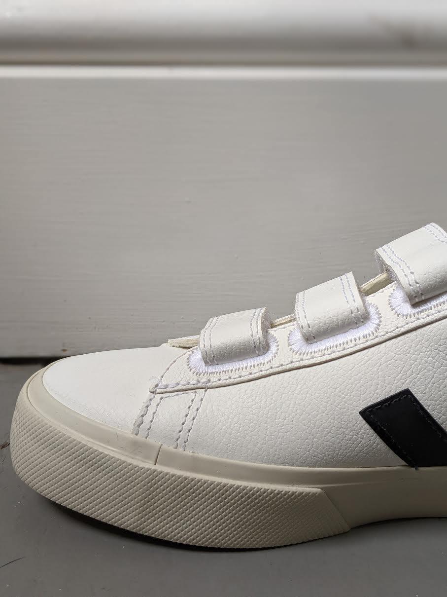 Veja - Recife White & Black Leather Velcro Sneakers - 32 The Guild