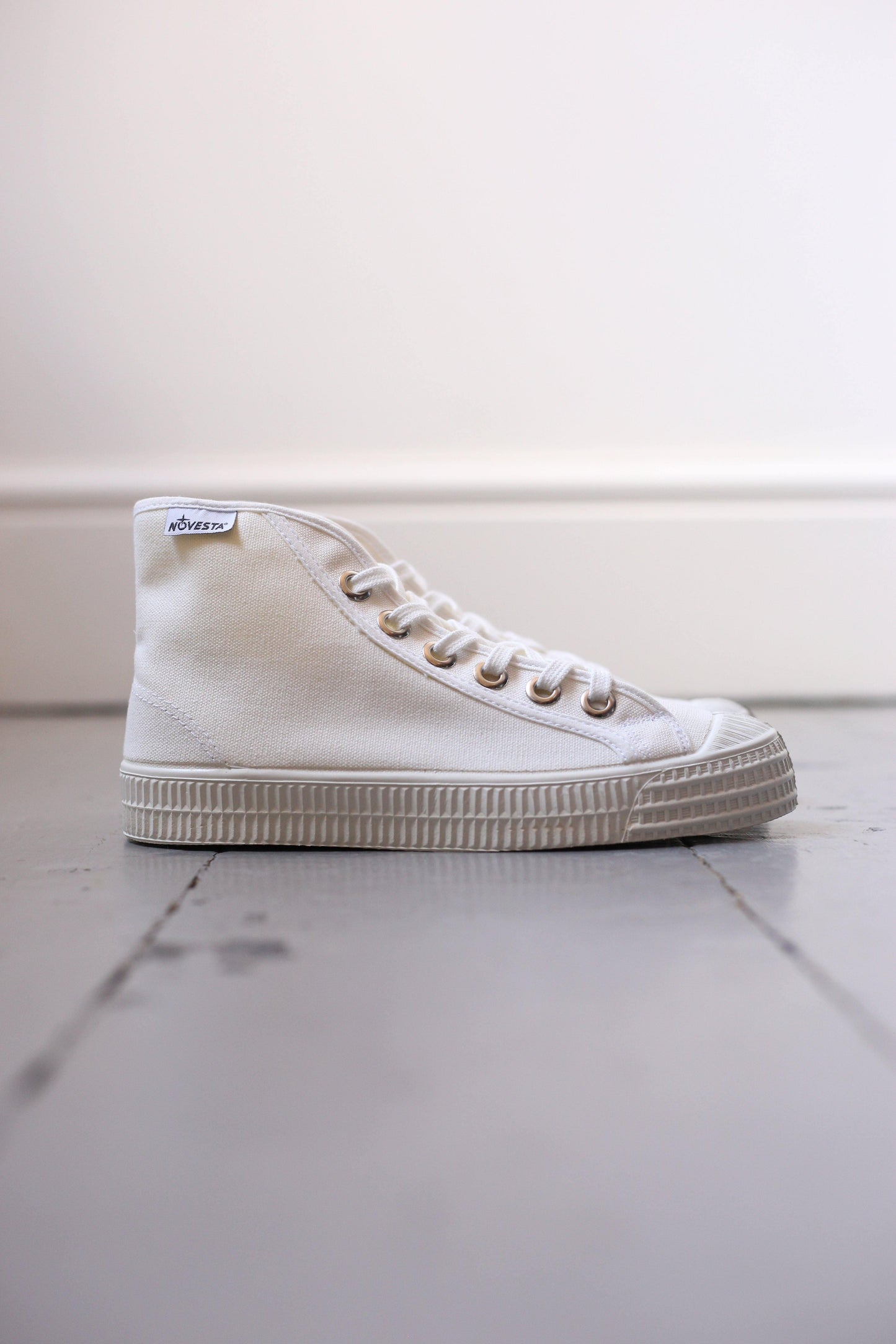Novesta - Star Dribble White Canvas Hi-Top Sneakers - 32 The Guild