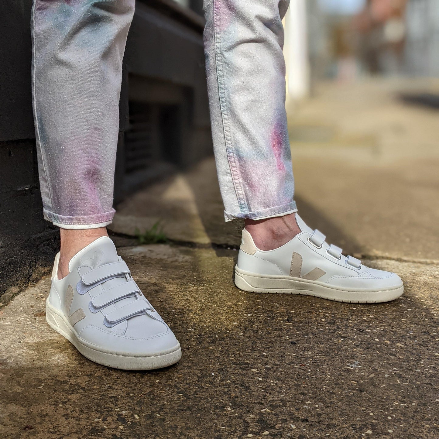 veja v-lock white sable velcro trainers