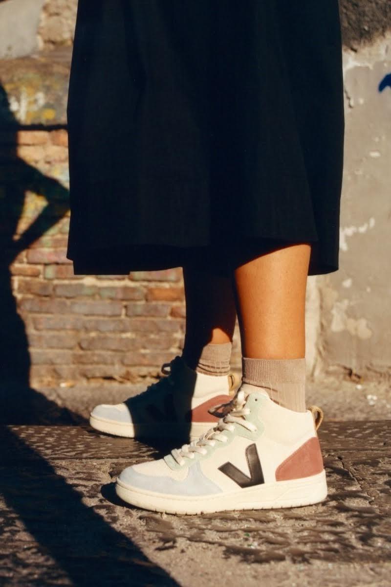 Veja - V15 Multi-Suede Hi-Top Sneaker - 32 The Guild