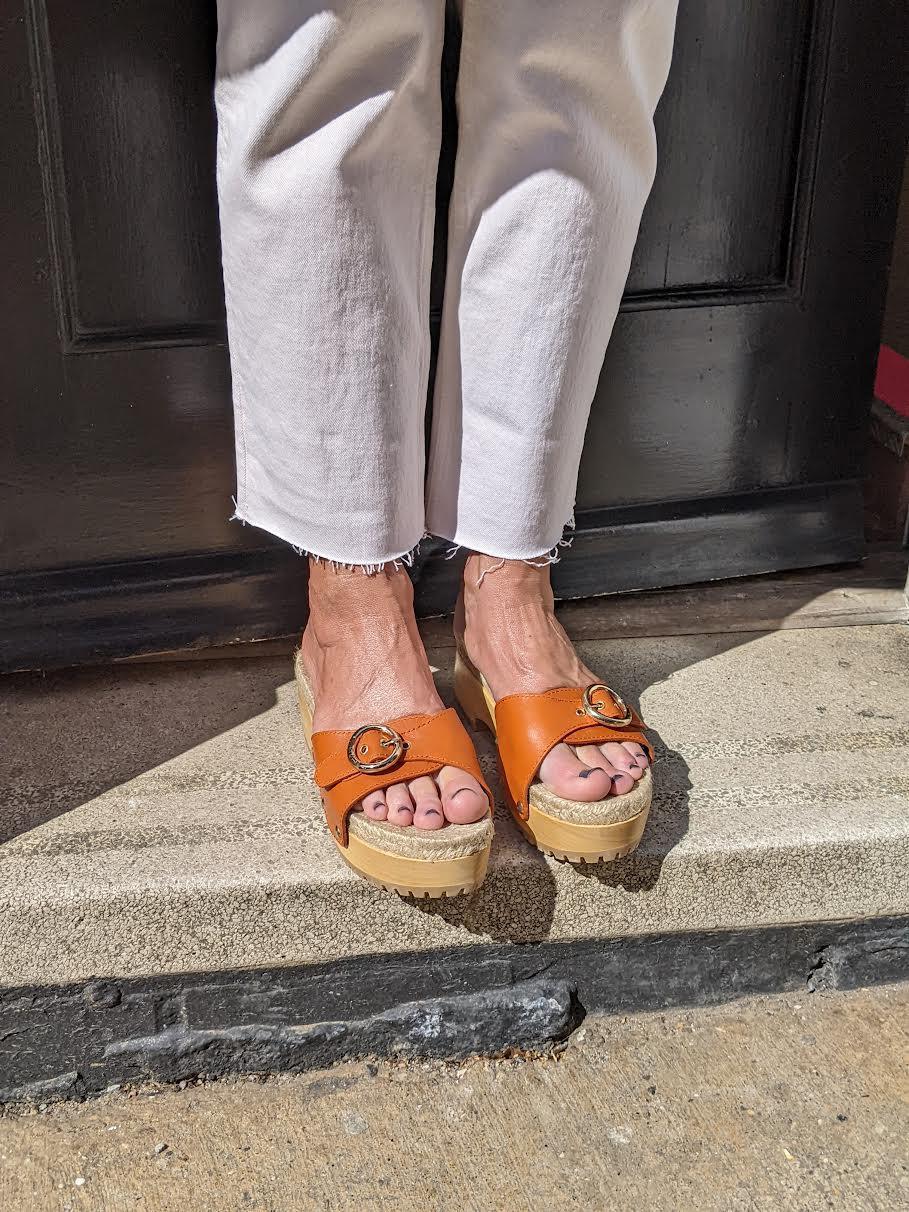 See By Chloe - Viviane Sunset Tan Clog Sandals - 32 The Guild