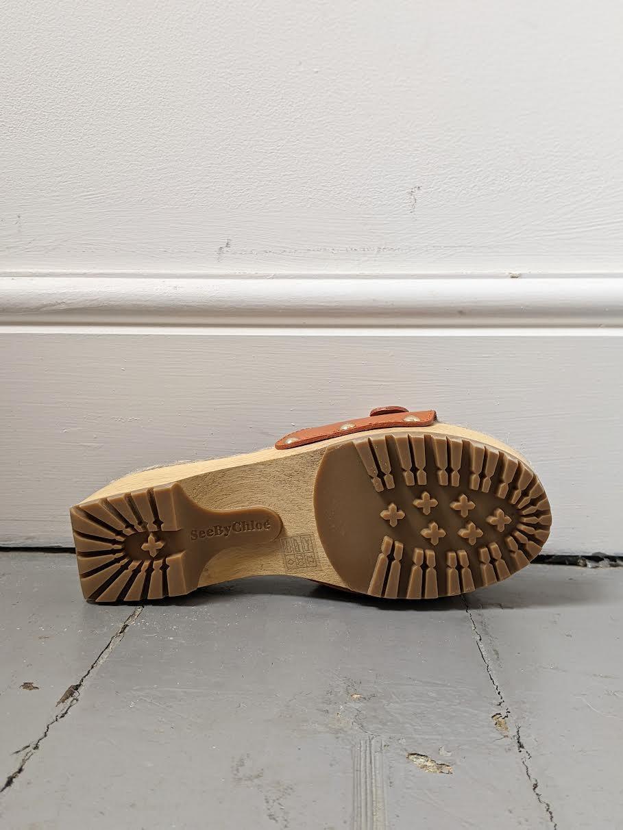 See By Chloe - Viviane Sunset Tan Clog Sandals - 32 The Guild