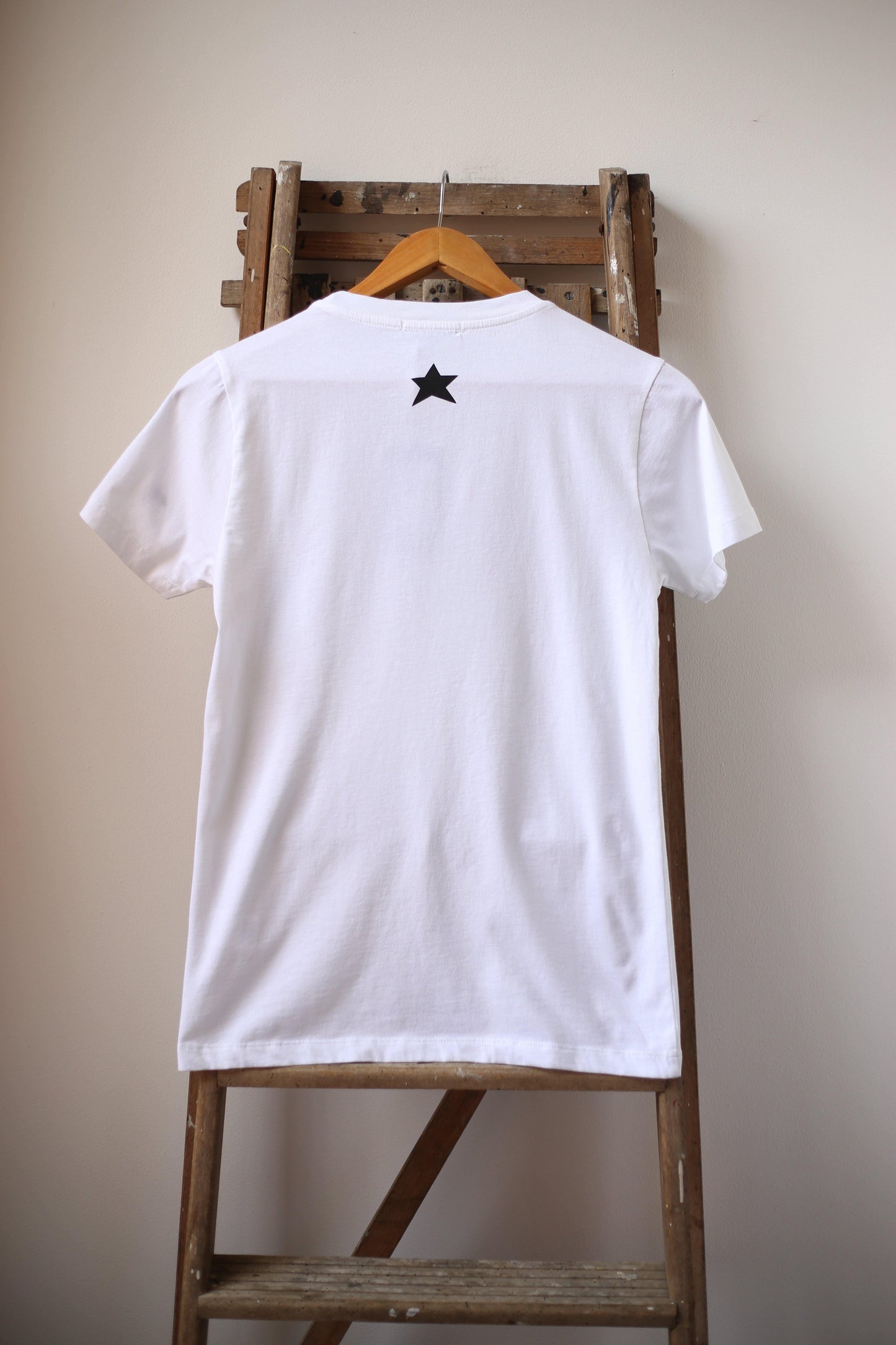 Bella Freud - White Solidarite Feminine Crew Neck T-Shirt - 32 The Guild