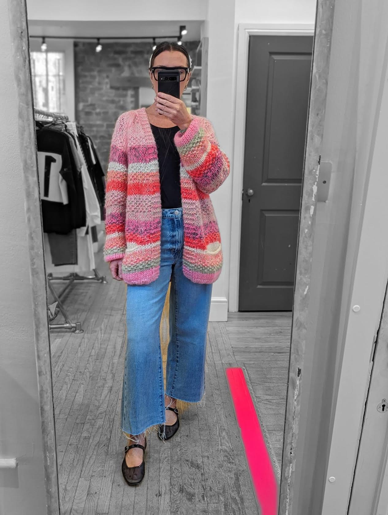 Zoie wearing Frame 'The Relaxed Straight Fit Rhode Jeans' with Dawnxdare Mars pink knit cardigan