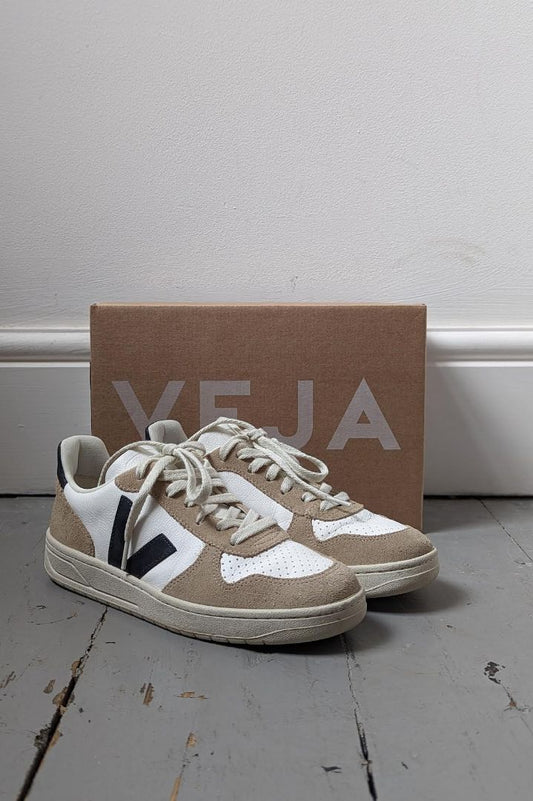 Veja V10 Sahara Sneakers size 39