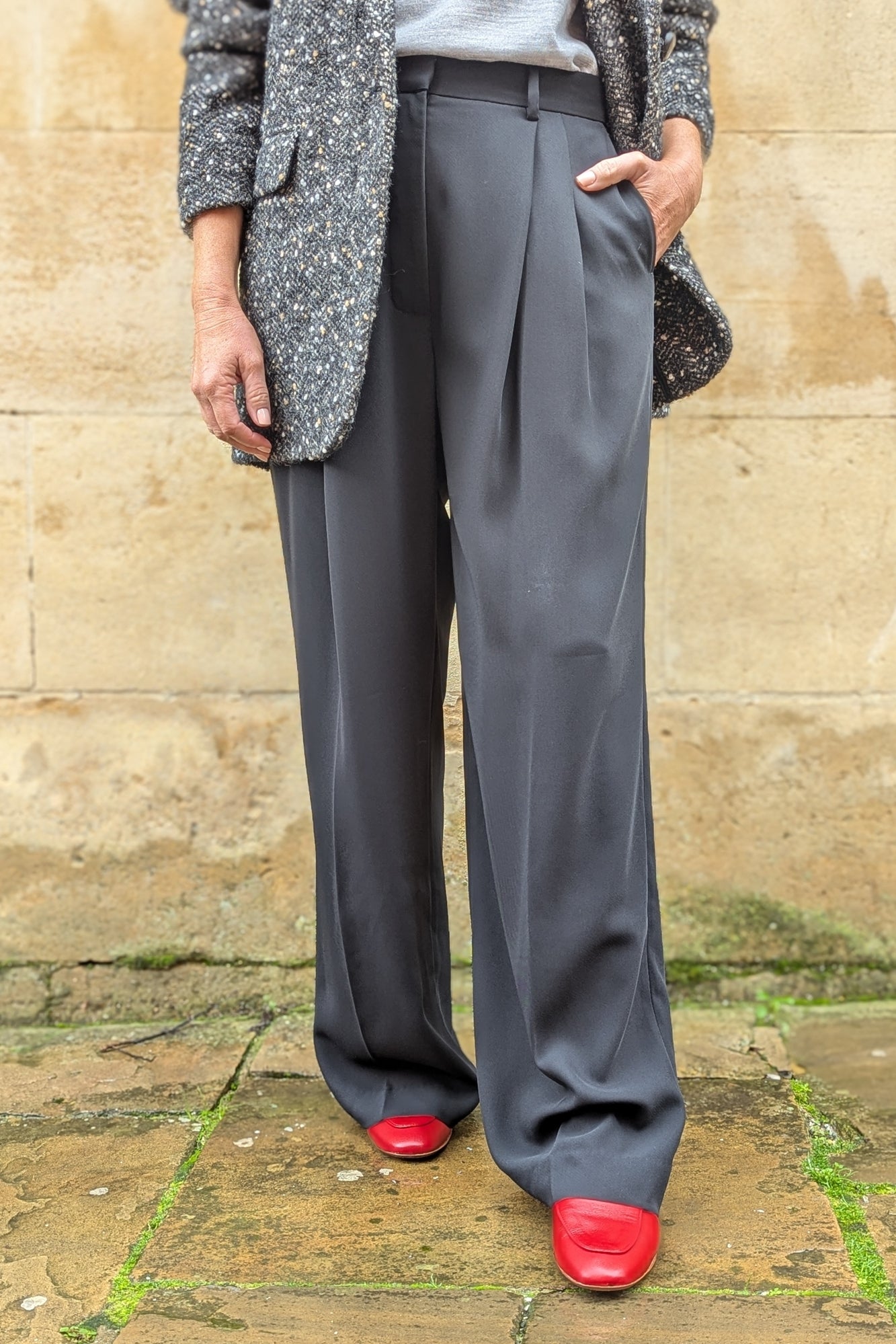 Julia Relaxed Black Trousers