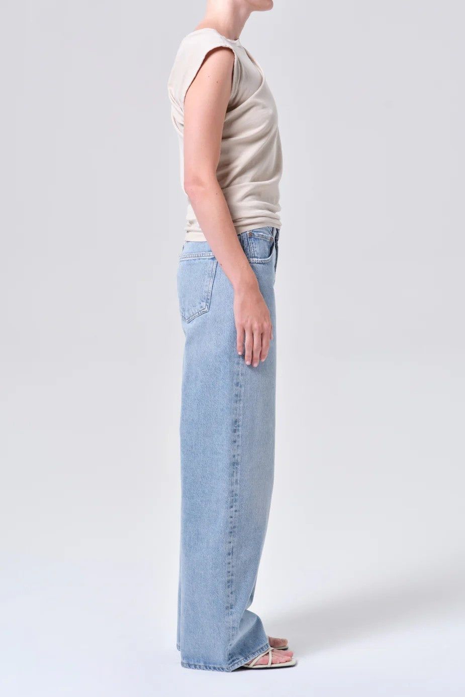 Low Curve Force Jeans