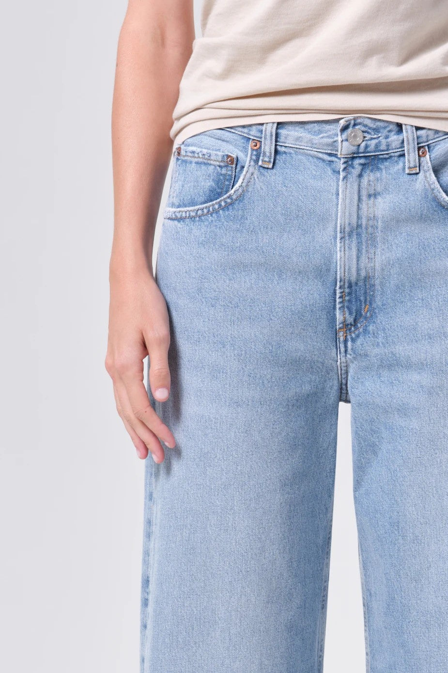 Low Curve Force Jeans