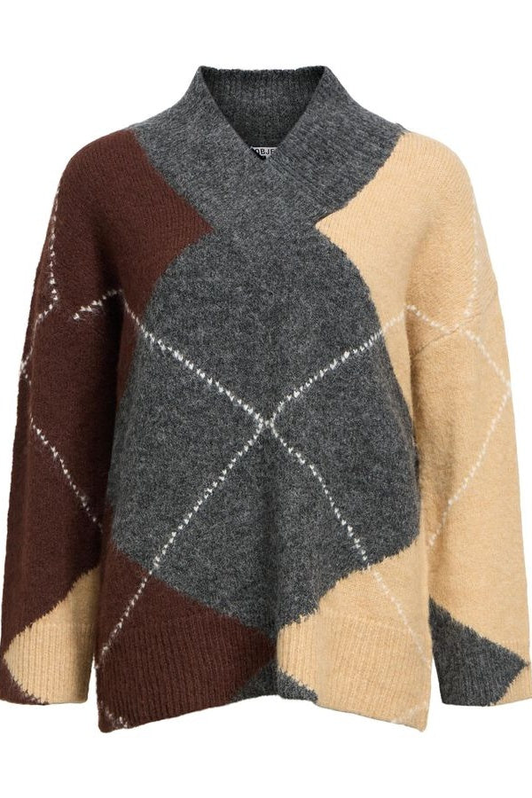 Colour-blocked sweater with geometric pattern on a white background