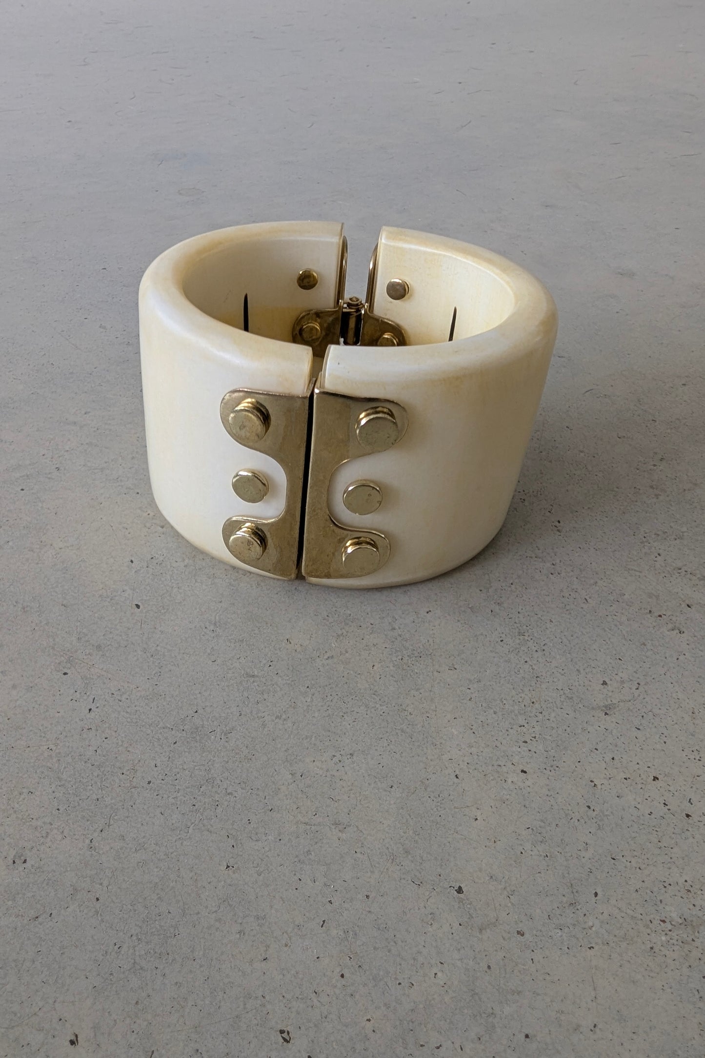Hoda White Bracelet Cuff