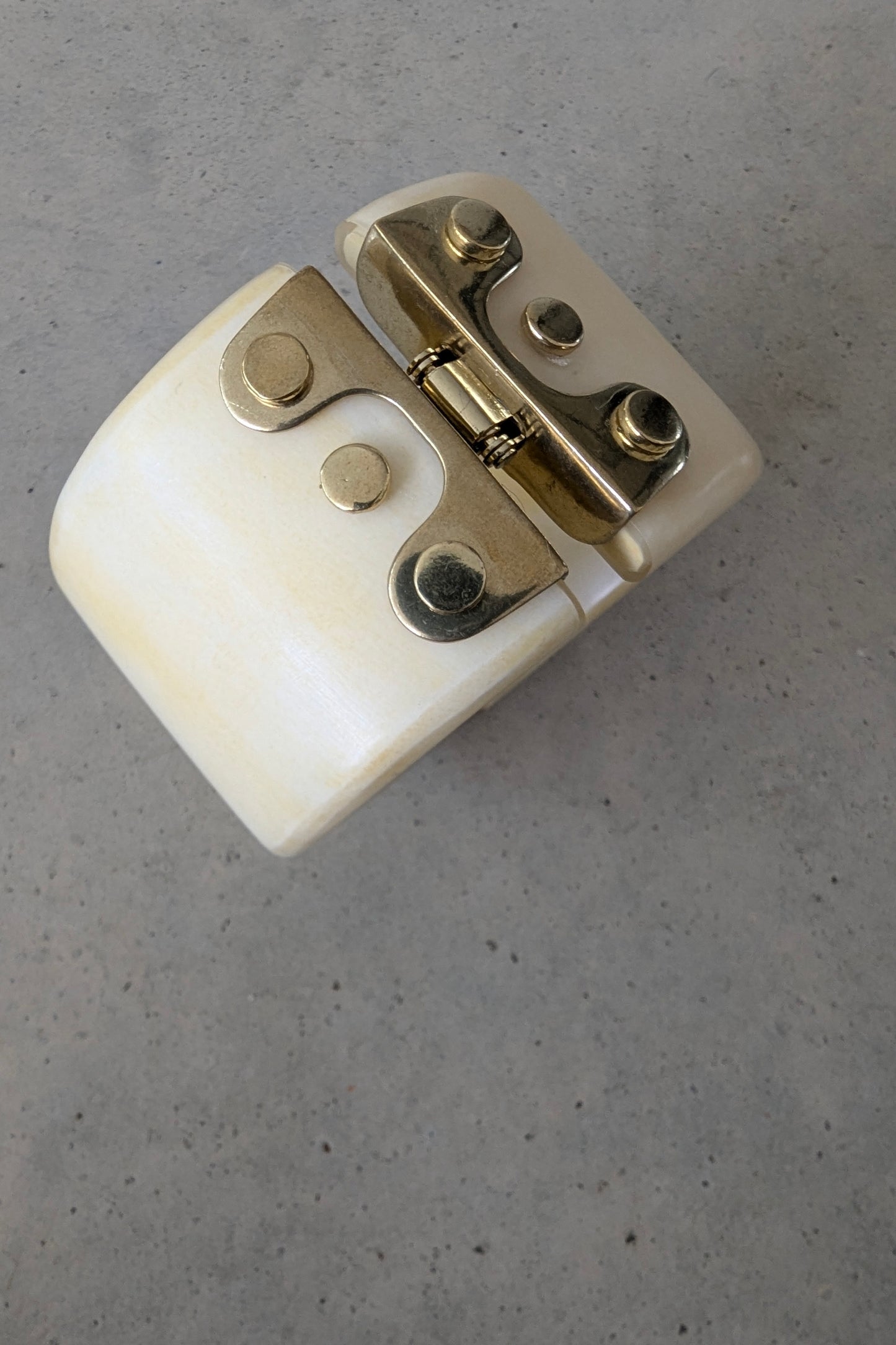 Hoda White Bracelet Cuff