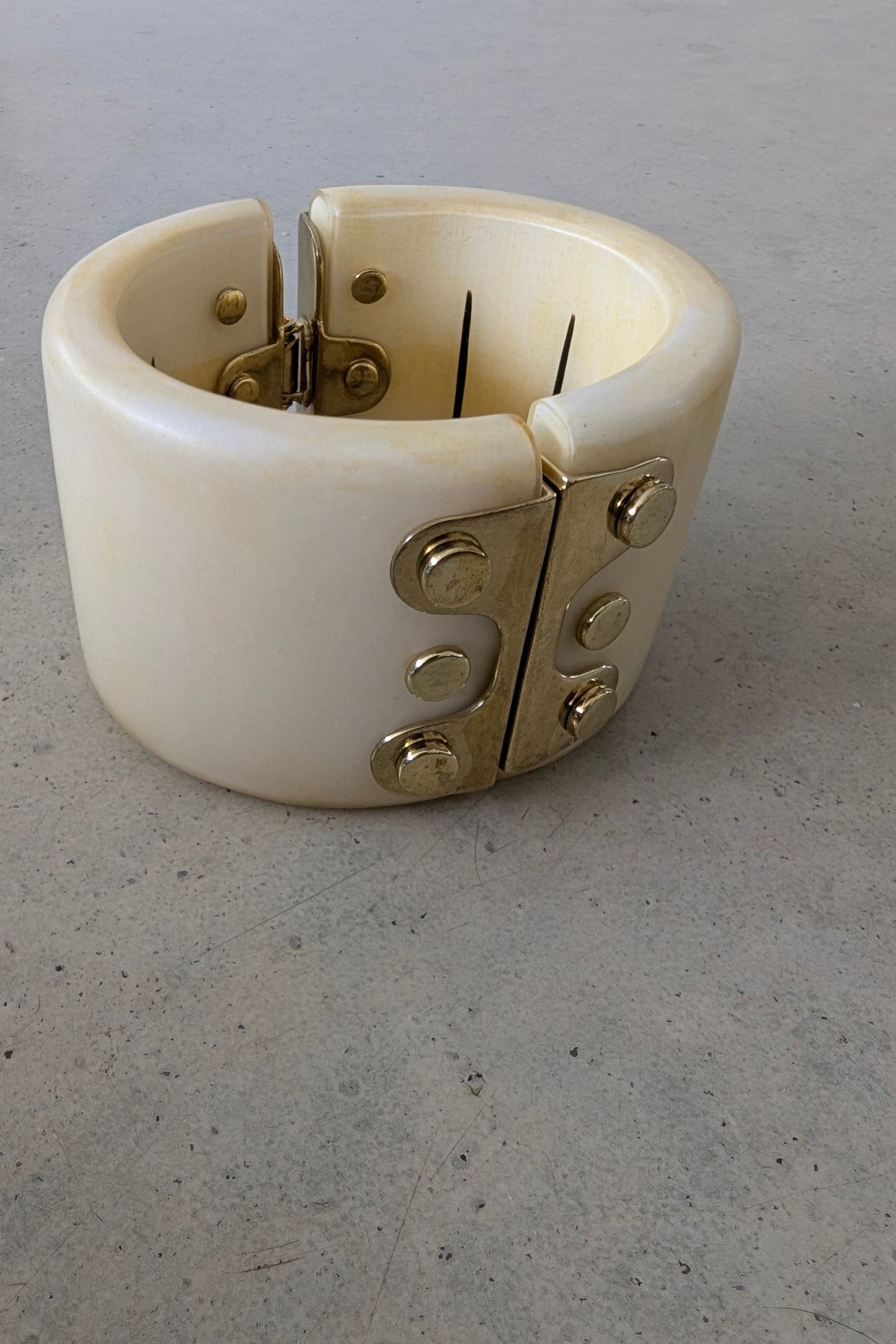 Hoda White Bracelet Cuff