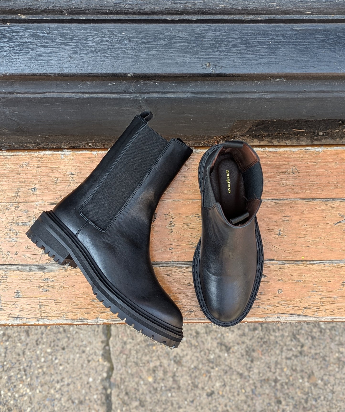 Haily Sport Black Leather Chelsea Boots