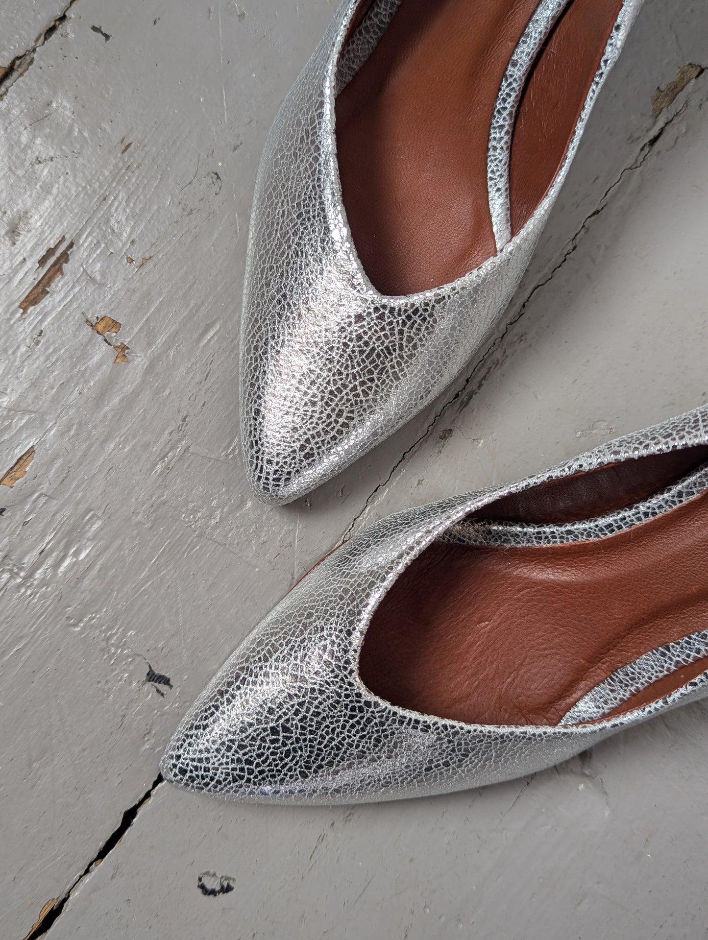 Trini Crackled Leather Silver Shoes