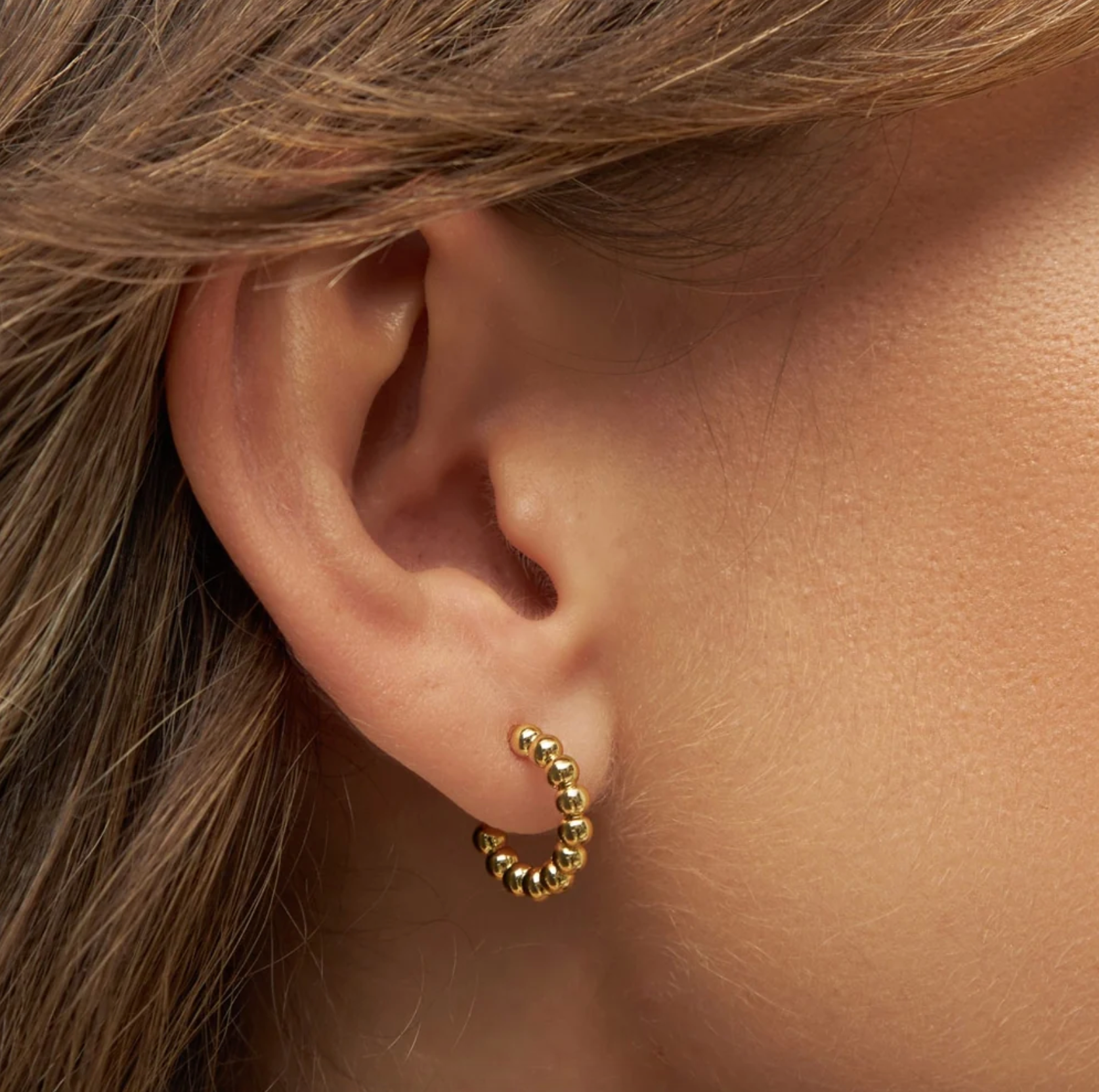 Lulu Copenhagen - Small Gold Ball Hoop Earrings