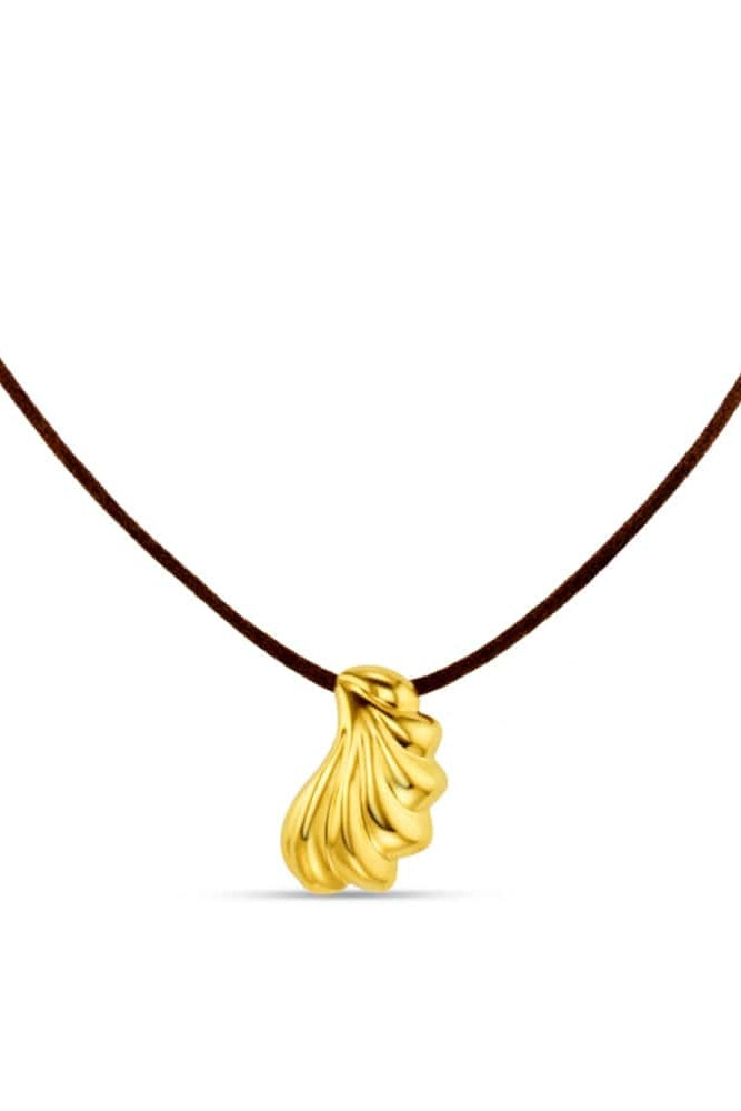 Gold necklace with a lshell shaped pendant on a white background