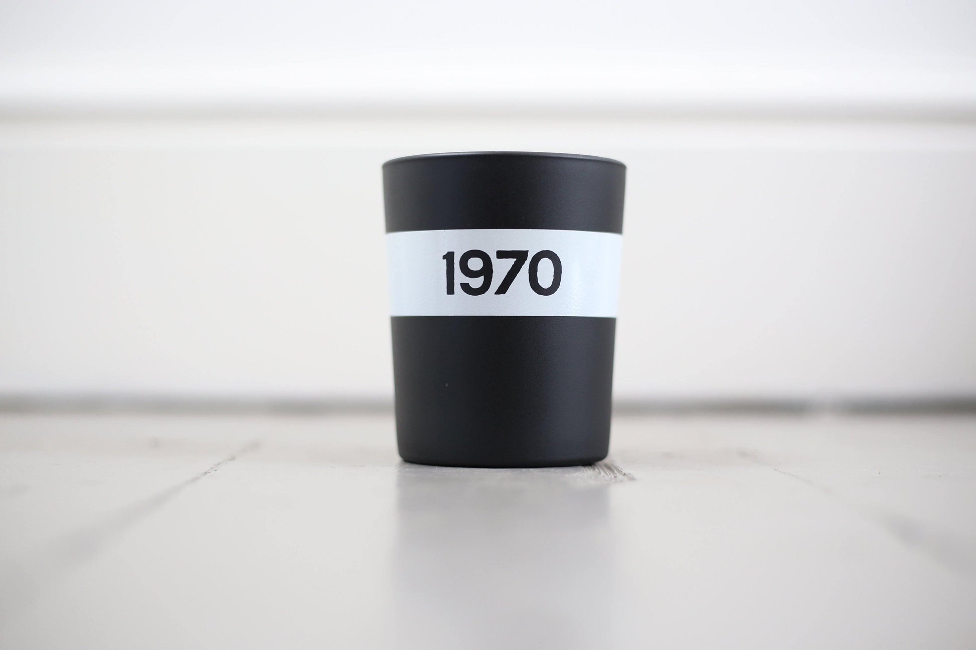 1970 Black Scented Candle - 32 The Guild