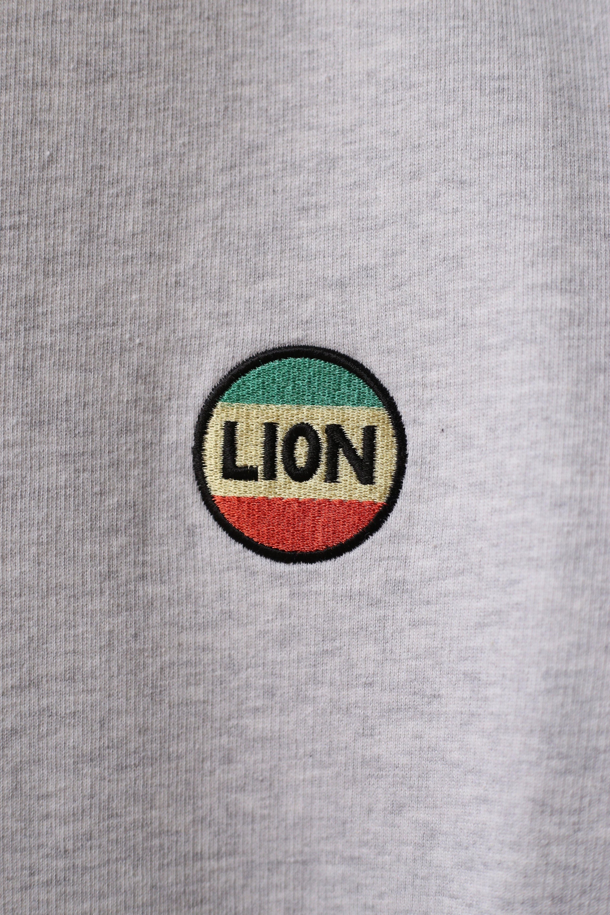 Lion Badge Ash Sweatshirt - 32 The Guild