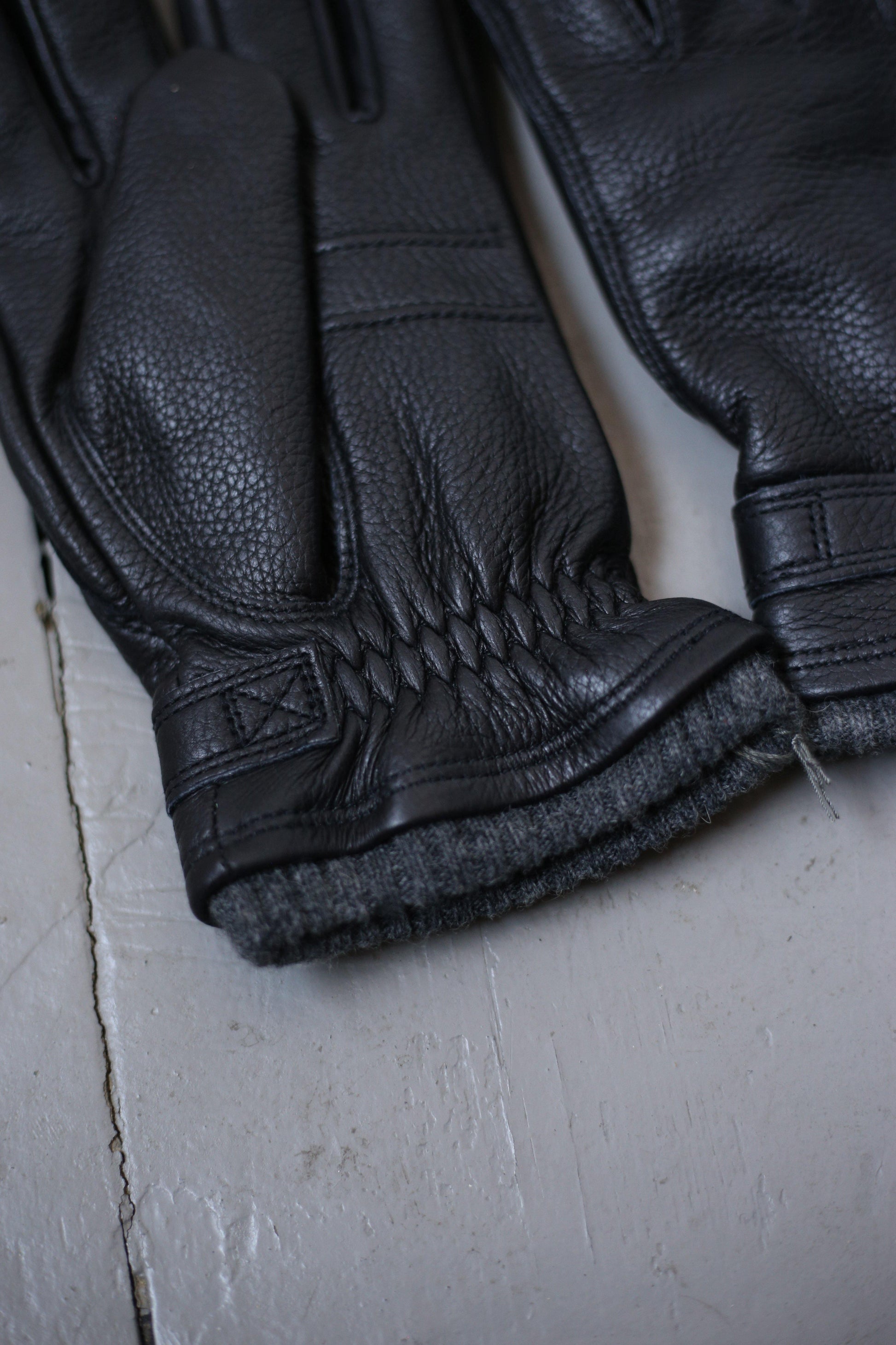 Hestra - Men's Utsjö Black Elk Leather Gloves - 32 The Guild 