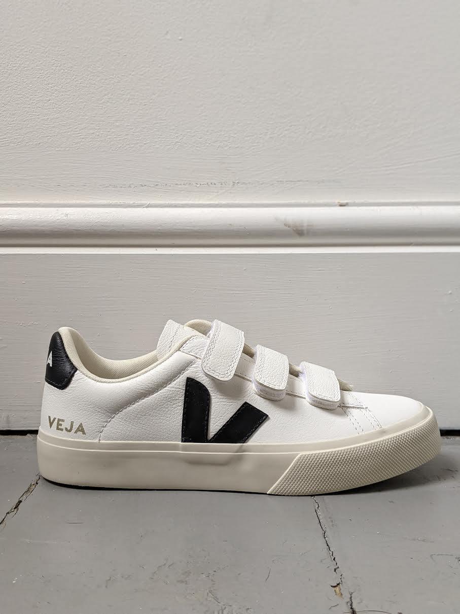 Veja - Recife White & Black Leather Velcro Sneakers - 32 The Guild 